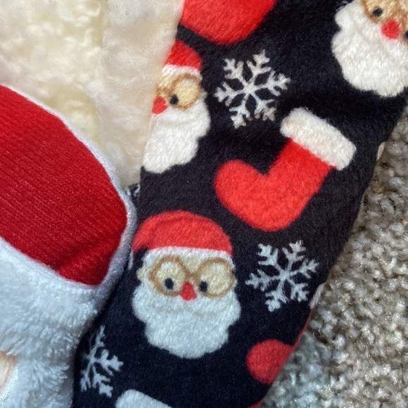 NEW Santa Claus Christmas Slippers ADORABLE NWOT - Picture 4 of 7